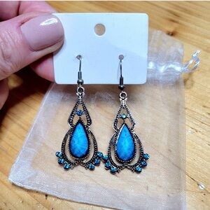 NWT Elegant Turquoise Teardrop Fashion Hook Earrings